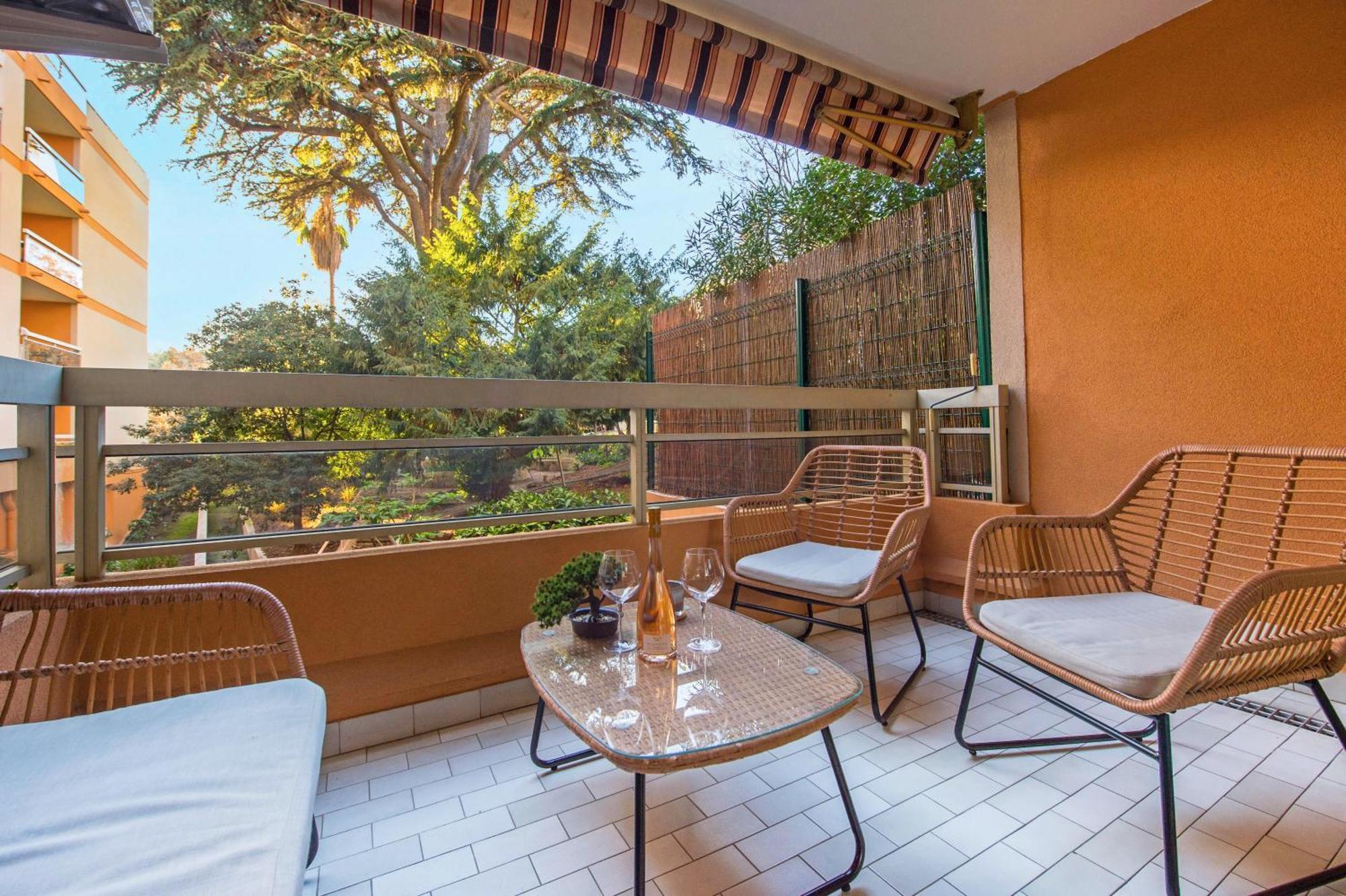 Appartement Renove - Terrasse - Parking - Bm Νίκαια Εξωτερικό φωτογραφία