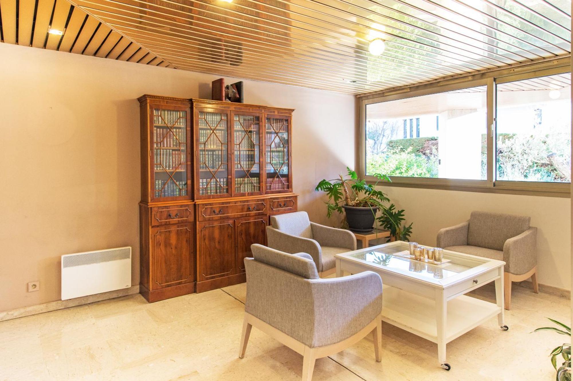Appartement Renove - Terrasse - Parking - Bm Νίκαια Εξωτερικό φωτογραφία