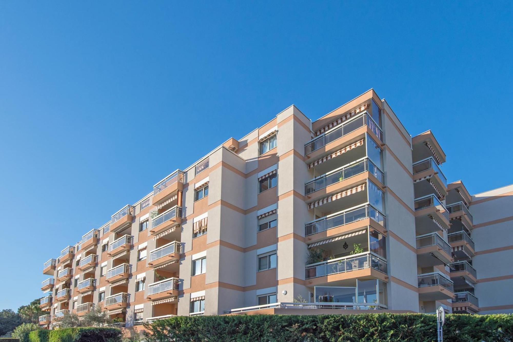 Appartement Renove - Terrasse - Parking - Bm Νίκαια Εξωτερικό φωτογραφία